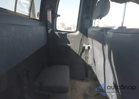 2000 Toyota Tacoma Prerunner z USA, uszkodzony, nr VIN 4TASM92NXYZ637099